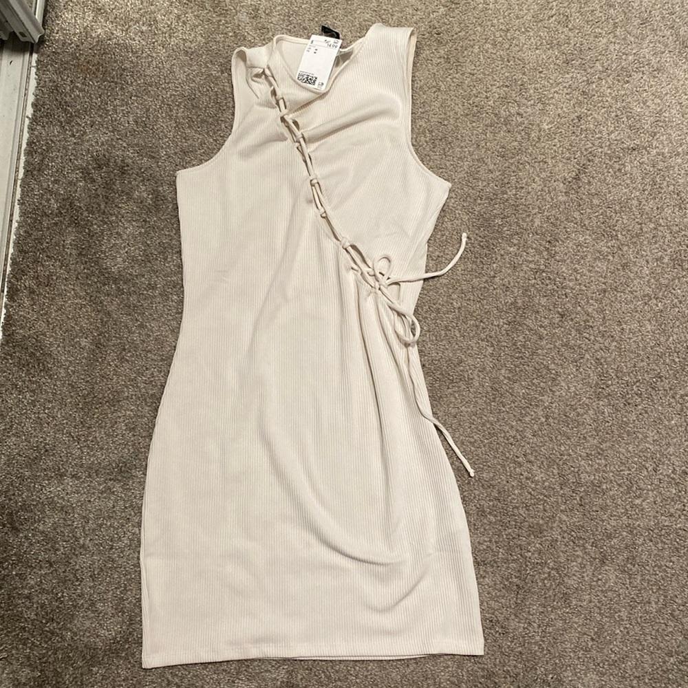 Off white H&M tie front dress